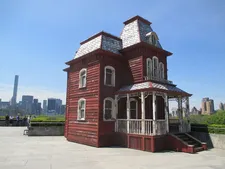Cornelia Parker's Transitional Object (PsychoBarn)